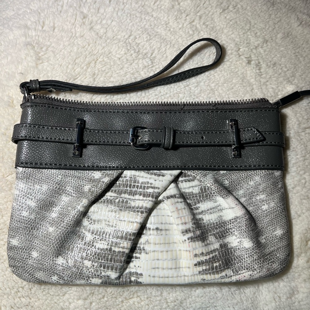 Simply Vera Vera Wang wristlet
